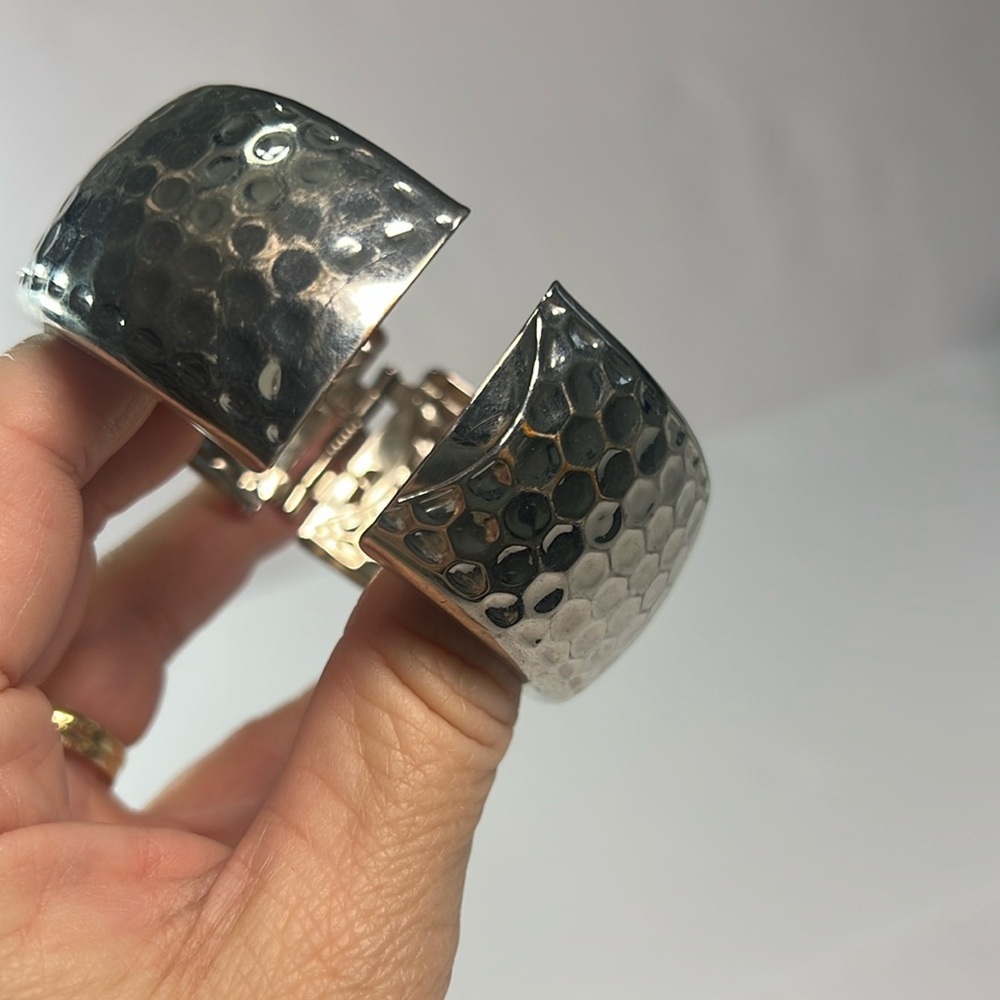 Silver cuff bracelet easy on off 1 1/4” thick - Picture 5 of 8